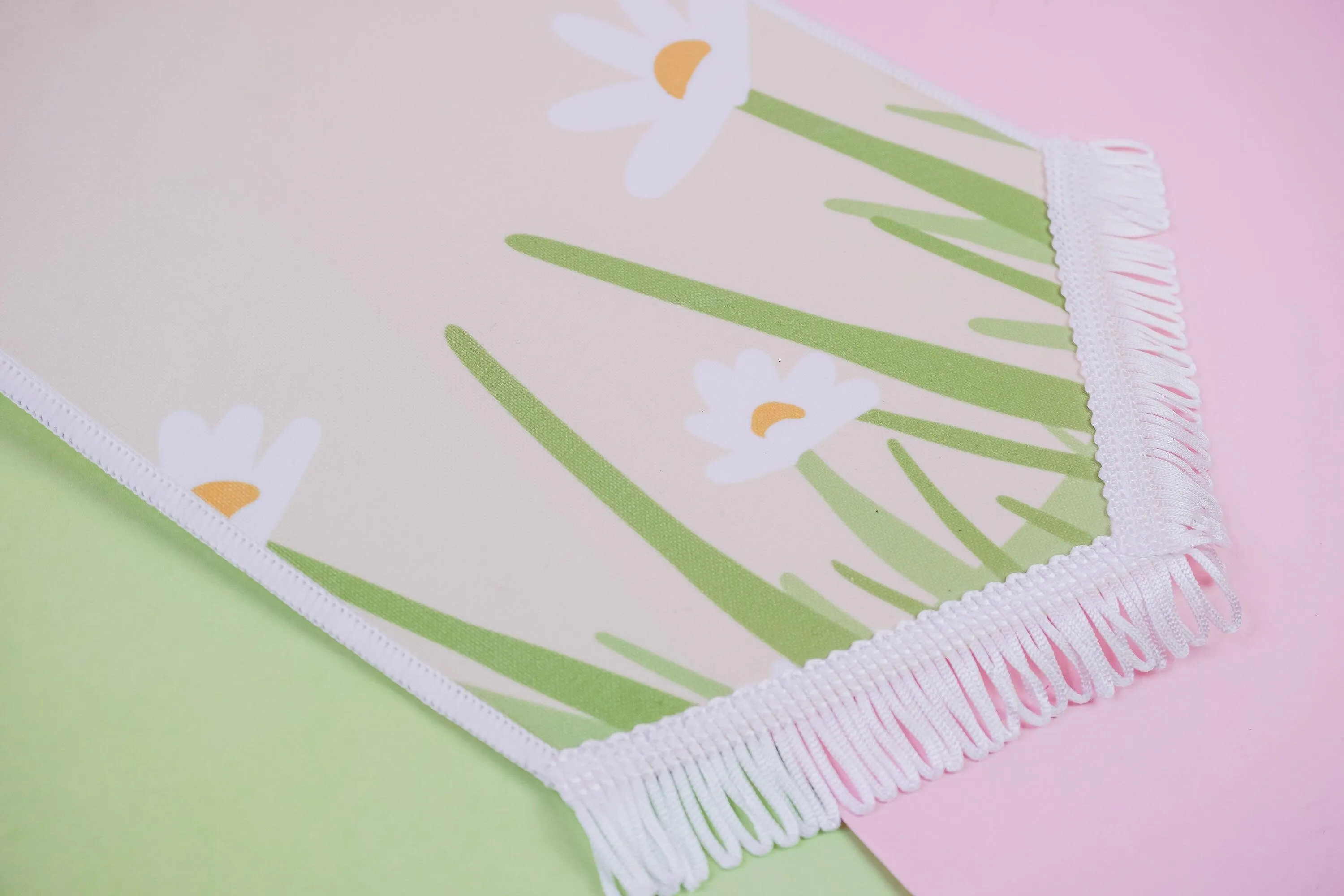 Spring Daisy Pin Banner