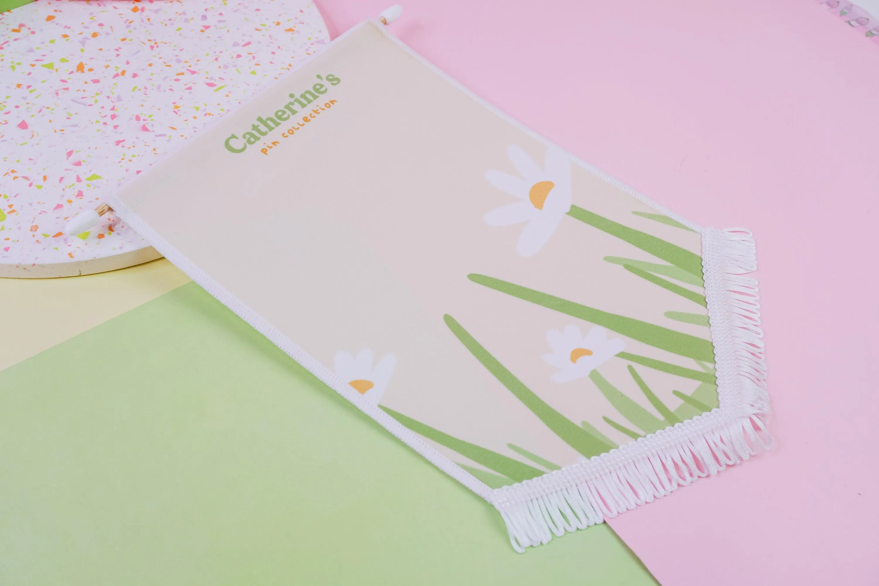Spring Daisy Pin Banner