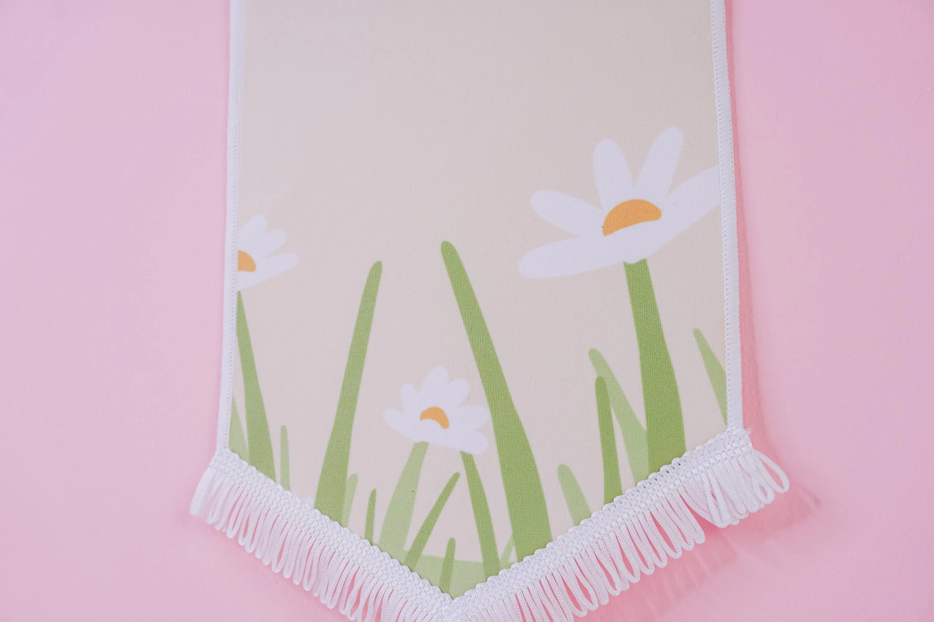 Spring Daisy Pin Banner
