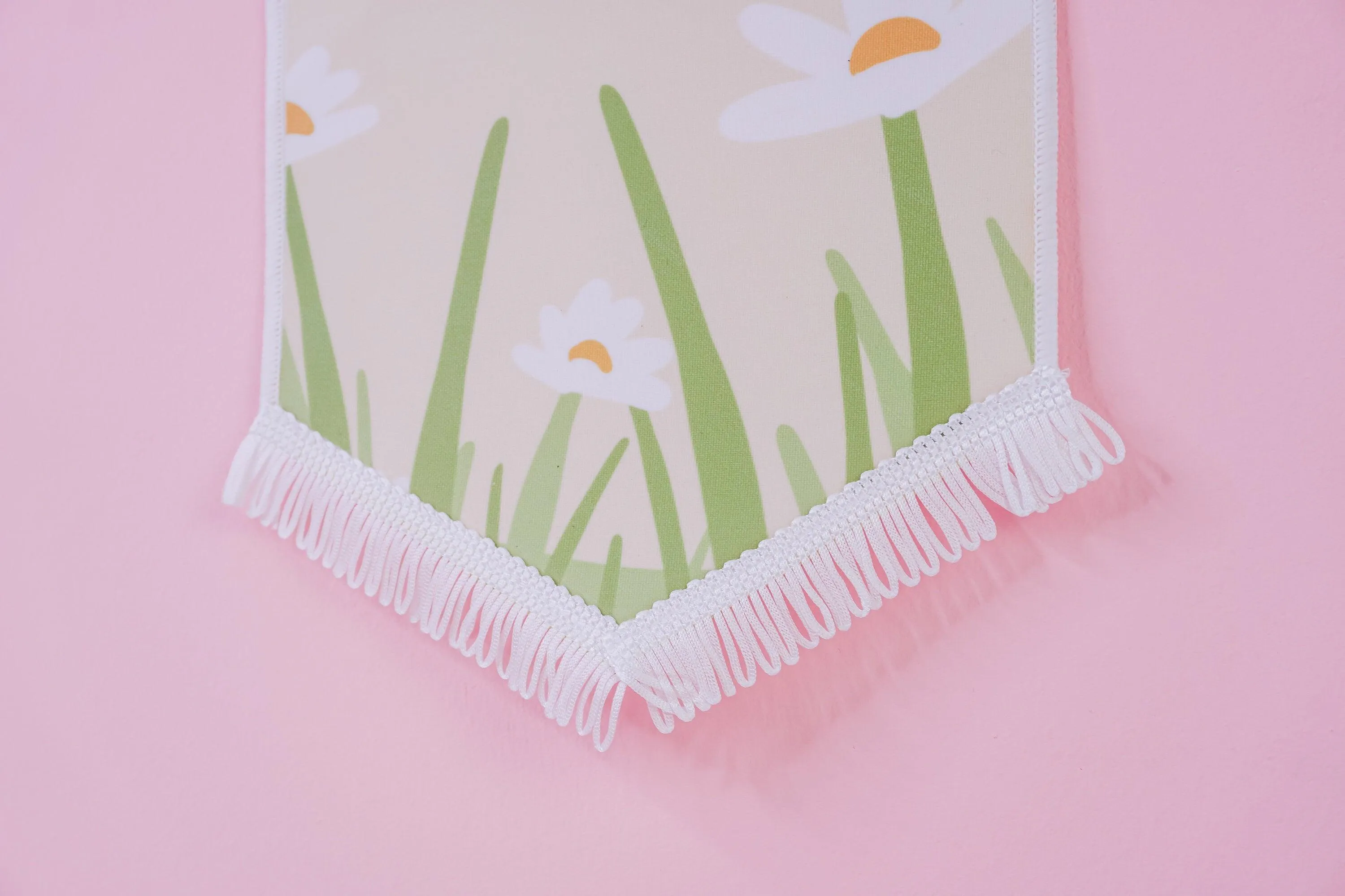 Spring Daisy Pin Banner