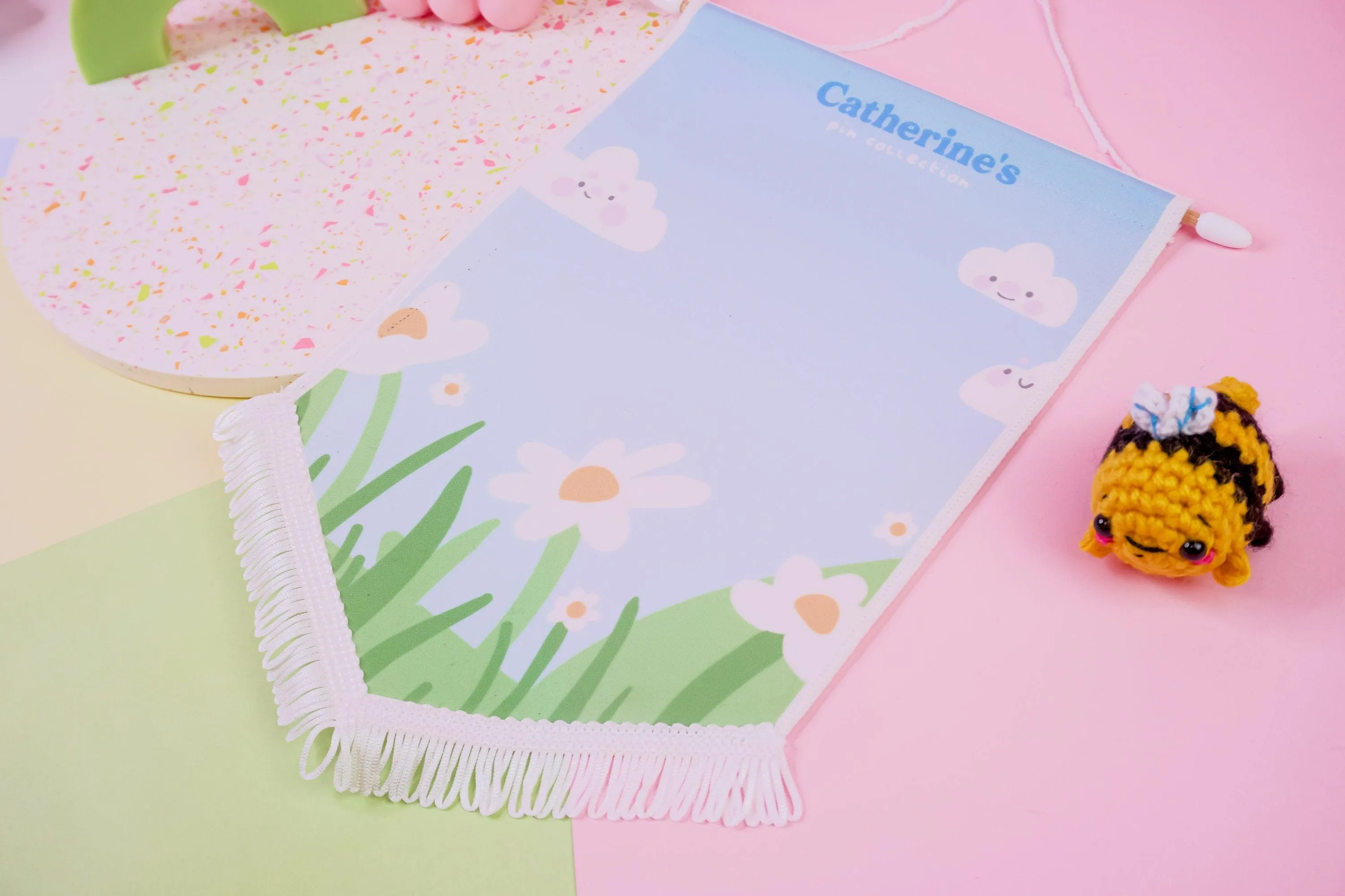 Summer Enamel Pin Banner | Kawaii Customisable Pin Display with Daisy & Cloud Design | Cute Storage for Pins