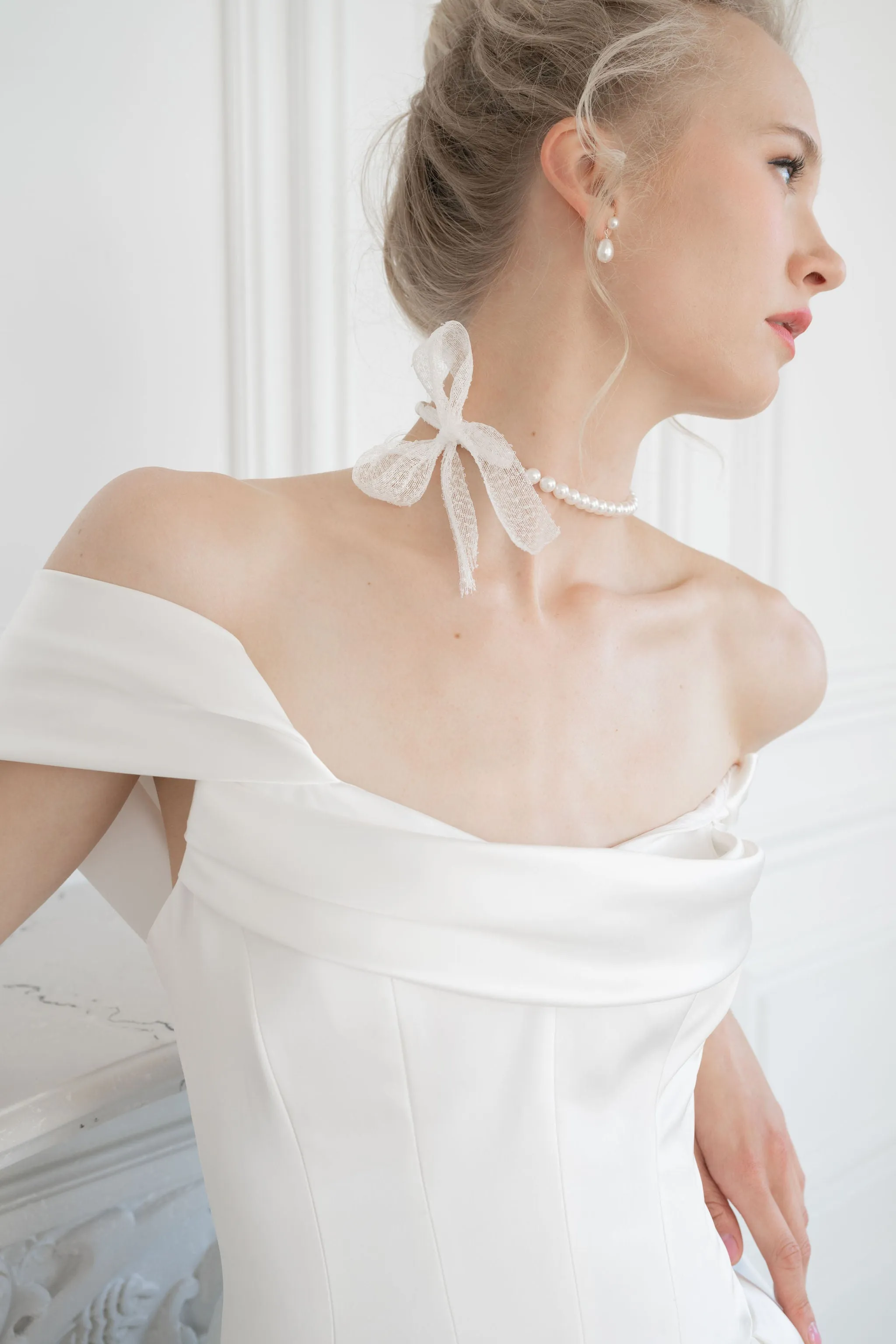 THE SWAN Satin Corset Wedding Gown