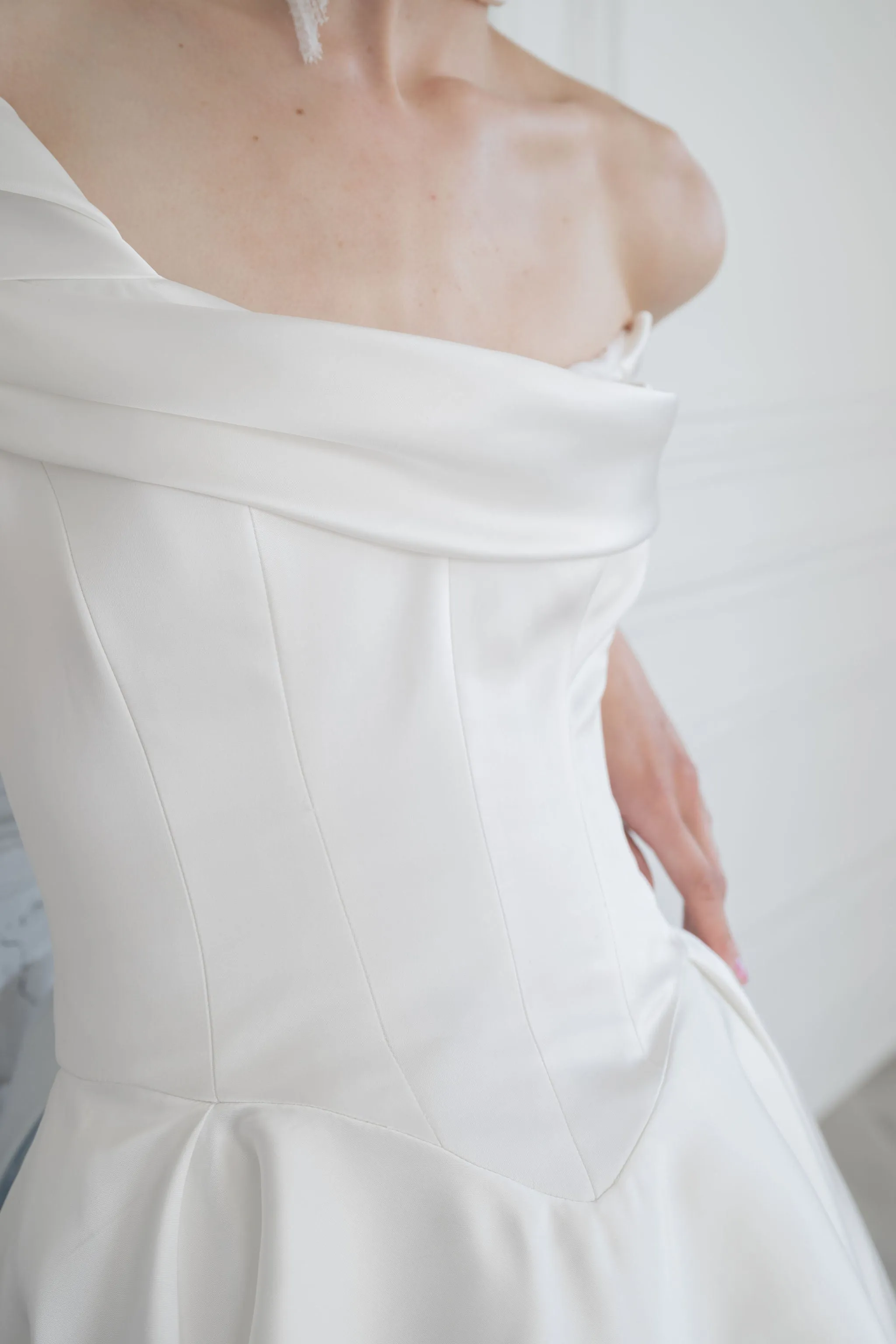 THE SWAN Satin Corset Wedding Gown
