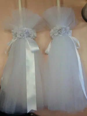 White tulle skirt wedding candles